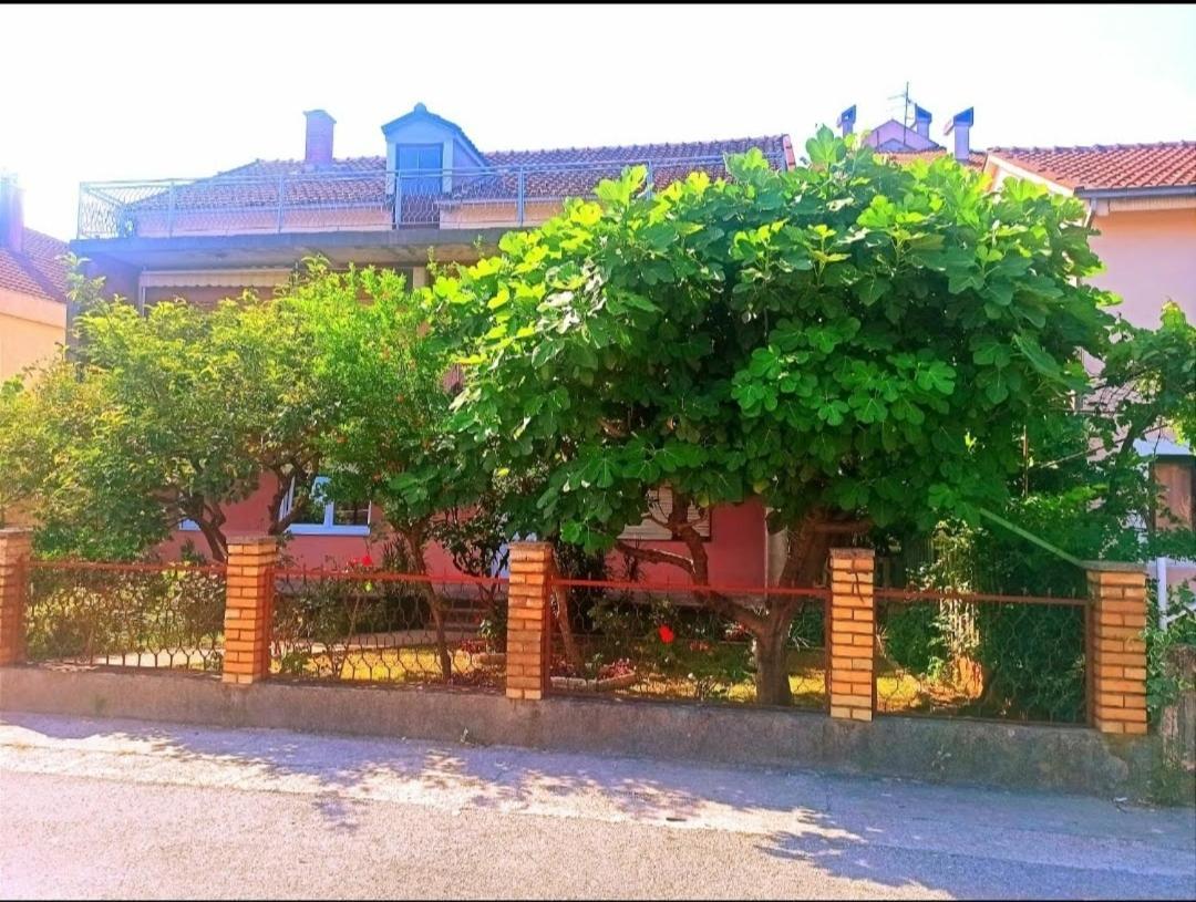 Отель Prestige 4 Подгорица Экстерьер фото